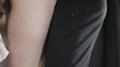 CEWEK INDO COLMEK DI ATAS MEJA , AHIRNYA DI ENTOT KARENA TERLALU SEXY PAKAI LINGERIE SATIN