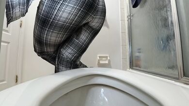 How Long can I hold it While looking at the Toilet PART 18: Pajama Holding and Leaking