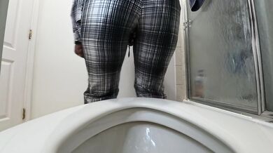 How Long can I hold it While looking at the Toilet PART 18: Pajama Holding and Leaking