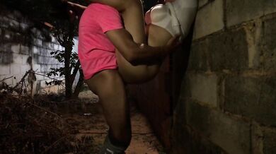 He seduces his friend's wife and takes her to an alley