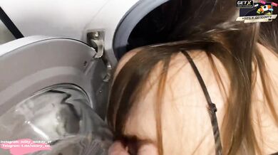 Fucked my stepsister while she was stuck in the washing machine - cum in her mouth