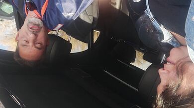 Pussy play in the car