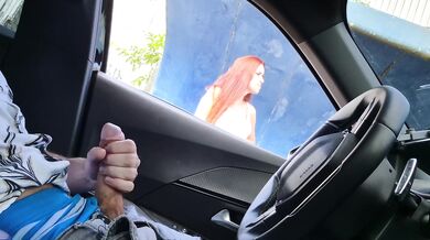 Punheta arriscada ao dirigir chamei linda ruiva pare ver meu pau ate gozar!