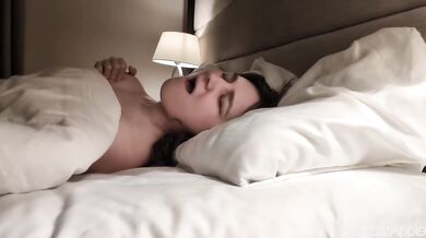 Hotel Cam: Jilling & Loud Moaning