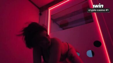 Visito un SPA LIBERAL con GLORY HOLE en CHILE y me cojo una CHILENA CULONA. PELACONBARBA Ft. LADYEXOTIC
