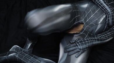 CEWEK INDONESIA COSPLAY SPIDERMAN DI ENTOT SAMPAI CROT DI MEMEK - BOKEP INDO TERBARU