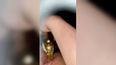 POV Horny MILF cums hard on her toy (SiennaSecrets)
