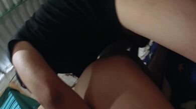 CONVENCE a su amiga CURVY de abrir ONLYFANS es tímida para enseñar TREMENDA COLA, porno casero latino