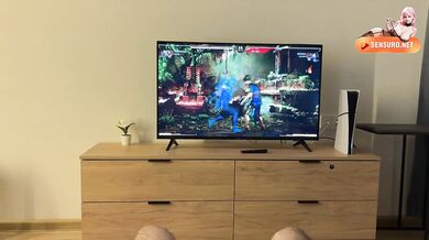 Игры с соседкой по комнате закончились хорошим сексом.