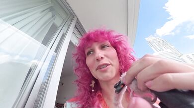 Join me to take pictures of me