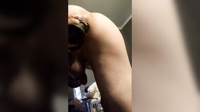 Watch me stretch my ass