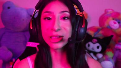 Gamer Girl Sona giving Chat a cum show