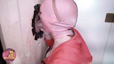 EVEN REINDEER LOVE CUM ON FACE (GLORYHOLE SURPRISE!)