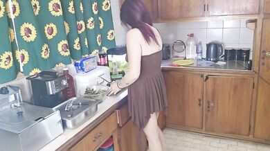 Hot girlfriend kitchen sex while she is busy with dinner