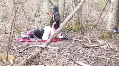 Guy premature big cums on ass, fucking milf in woods,couldnt last 2mins.