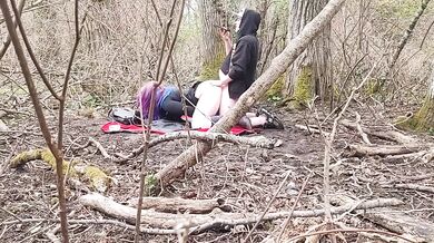 Guy premature big cums on ass, fucking milf in woods,couldnt last 2mins.