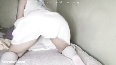Frieren cosplay caliente moviendo el culazo by BereniceMoon