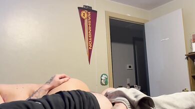 She rides the best dick with that fat ass