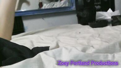 Zoey Portland shows off her fresh creampie 2026