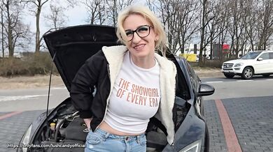 Pracownica McDonald's Proponuje Loda i seks w Aucie w zamian za Pomoc ale rucham ją w aucie Polskie Porno