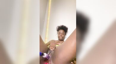 Ebony slut IBGriselda loves to make her pussy cream