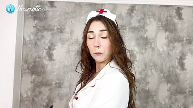 Nurse makes her patient fall in love to have strong sex