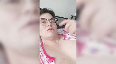 Amy Gives Advice in Kink