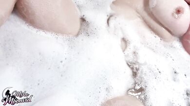Quick bath with Mila, help me clean my hole | BBW MILF wife bubble bath