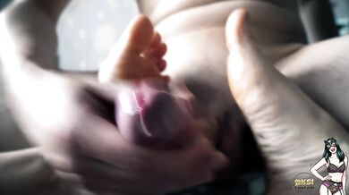 Oksifootjob slaps cock wild in direct