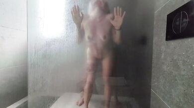 Getting deepthroated and filled in the shower
