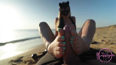Risky Public Beach Heeljob & Shoejob ý Blonde Footjob with Long Toenails Cum on Feet