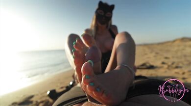 Risky Public Beach Heeljob & Shoejob ý Blonde Footjob with Long Toenails Cum on Feet
