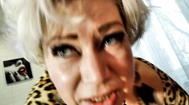 WHY DID GOD GIVE A WOMAN A MOUTH? )) (3)