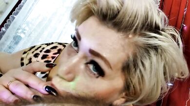 WHY DID GOD GIVE A WOMAN A MOUTH? )) (3)
