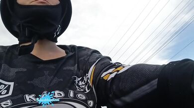 Corriendo motora mamando el dildo bien bellaca x Salinas hacia Juana Diaz