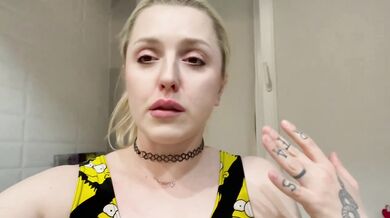 BLONDE AMATEUR IS SNEEZING AND HONKING EVERYWHERE