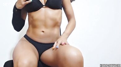 Hot Strip & Tight Pussy Masturbation Live Cam for Fans