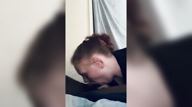 Red Pawg sucks bbc