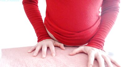 woman horny moaning rubbing her clitoris on the edge of the table, crazy with lust, she mounts the edge!