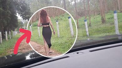 flash de pau para uma garota no carro!