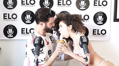 Beatrice Segreti se come toda la banana con cremita