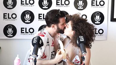 Beatrice Segreti se come toda la banana con cremita