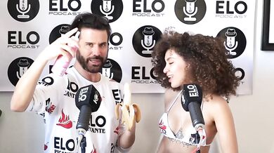 Beatrice Segreti se come toda la banana con cremita