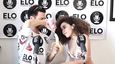 Beatrice Segreti se come toda la banana con cremita