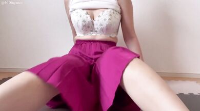 むちむちな身体を見せつけながらオナニーする人妻(日本人素人カップル/巨乳/Asian