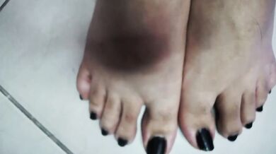 BBW Colombian Foot Tease with Curvy Body