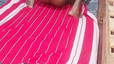 හබී නිවාඩුවට ගෙදර ඇවිල්ල චු යනකන් ගැහුවා - Hubby came home for the holidays and fucked me until I peed.