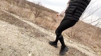 A sportswoman is publicly fuck in the ass by a stranger