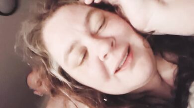 Sarah giggles takes her nightly load