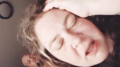 Sarah giggles takes her nightly load